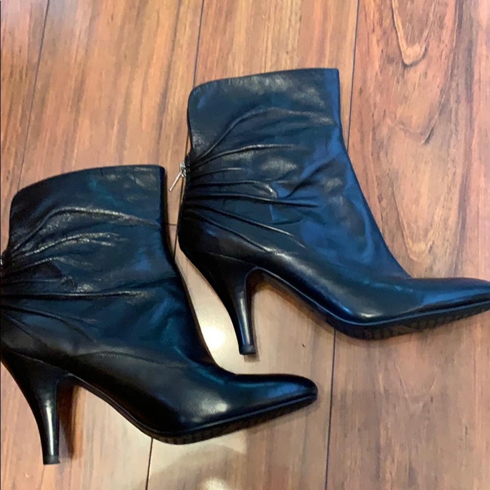 Nine West Black Zipper Heal EUC